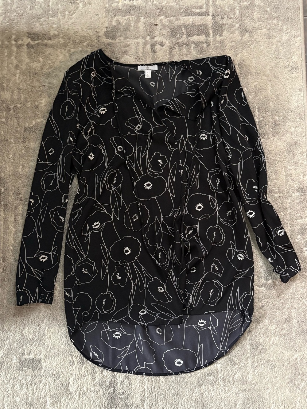 RW&CO. Black Floral Outline Long Sleeve Blouse